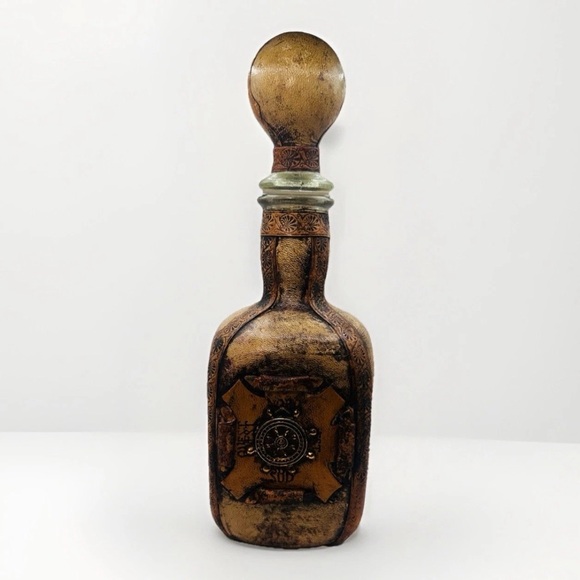 SET OF ANTIQUE LEATHER WRAPPED COVERED GLASS LIQUOR DECANTERS W/ STOPPER 10.5” - Picture 2 of 6